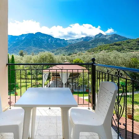 Escape * Хриси-Амудия