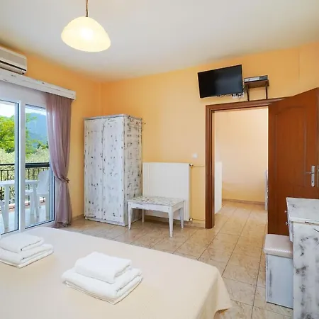 Escape * Хриси-Амудия