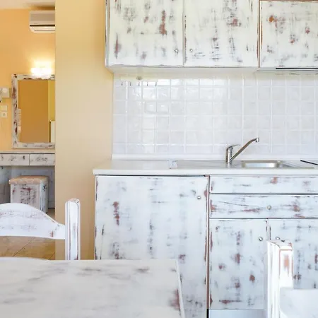 Escape * Хриси-Амудия